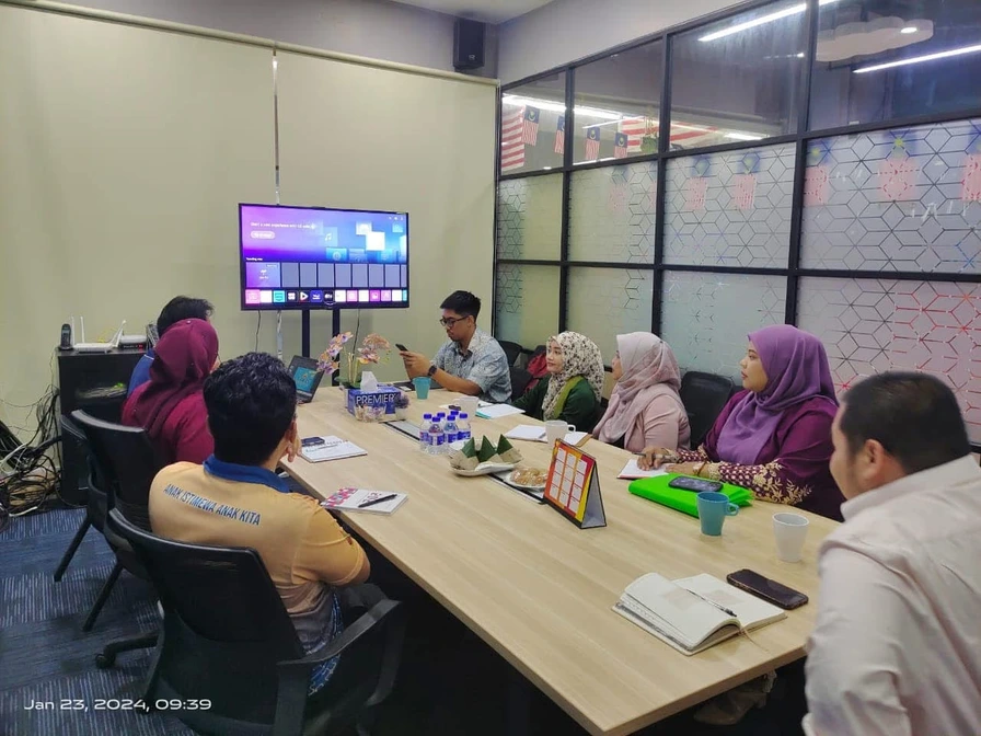 Halaman 19 · Visual 03