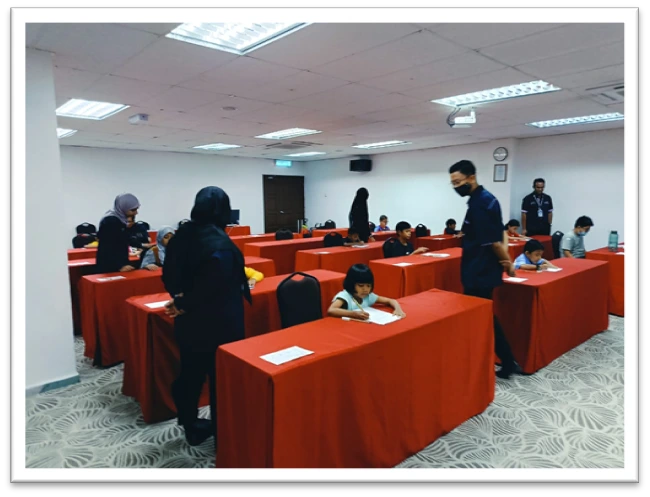 Halaman 15 · Visual 03